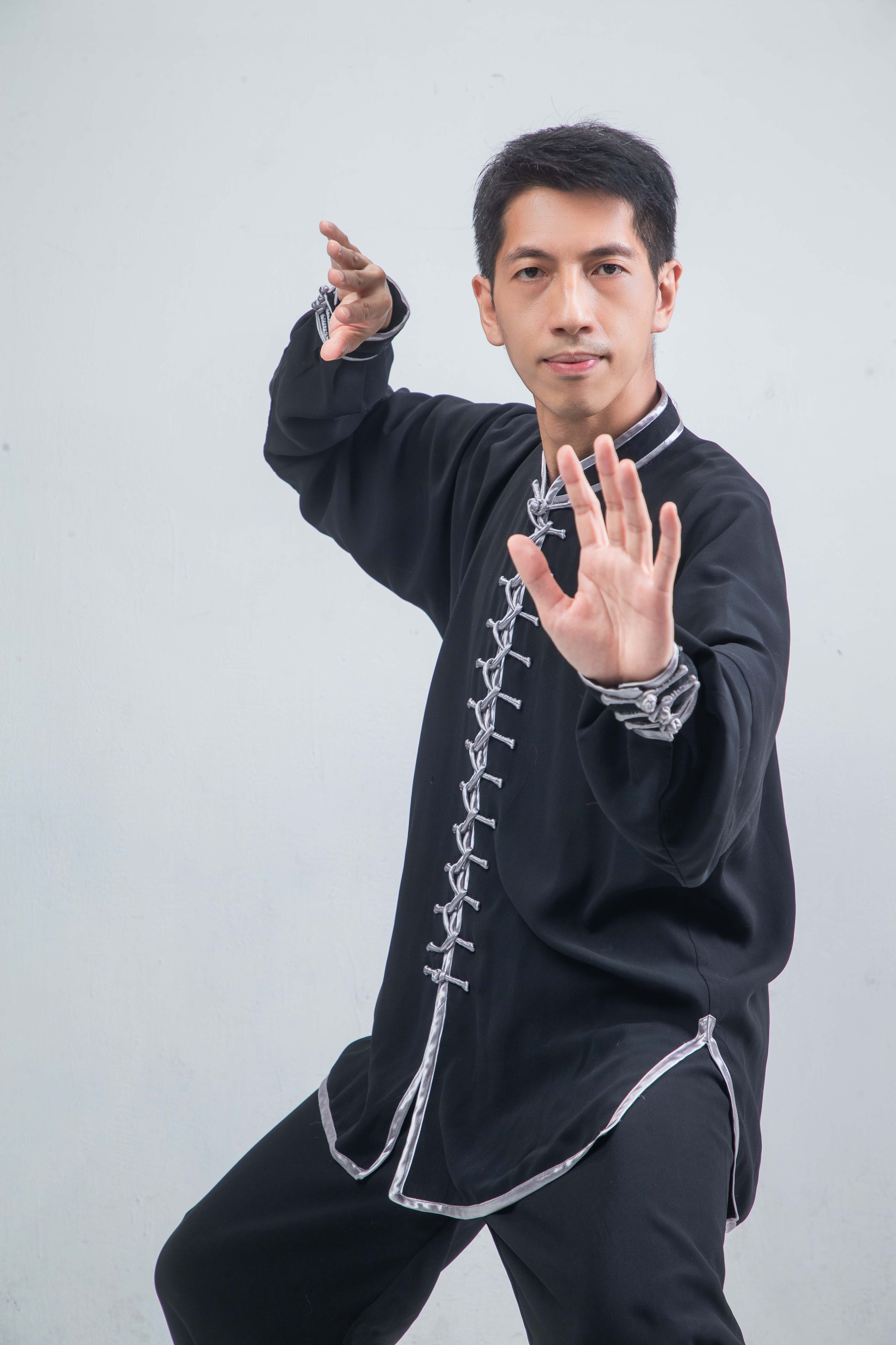 Taichi Instructor - Master. Raymond Wun
